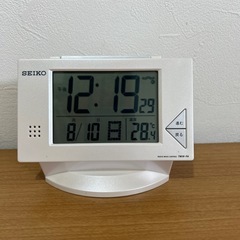 SEIKO 電波目覚まし時計の画像