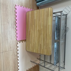 折り畳みテーブルの画像