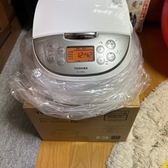 【2017年製】5.5号炊き東芝マイコン式炊飯器ジャー【新品】の画像
