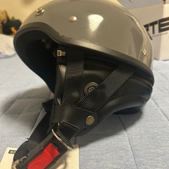 バイクハーフヘルメット、ウエストバッグ2個、バイクカバーの画像