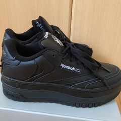 Reebokスニーカー
の画像