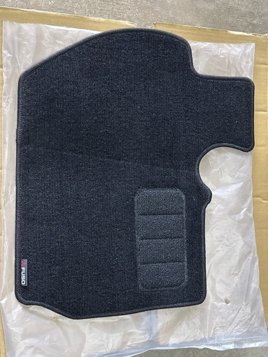 三菱ふそう　現行スーパーグレート　純正OPフロアマット