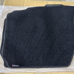 三菱ふそう　現行スーパーグレート　純正OPフロアマットの画像
