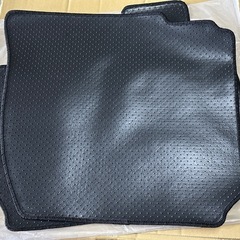 三菱ふそう　現行スーパーグレート　純正OPフロアマットの画像