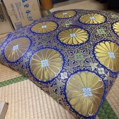 立派な座布団の画像
