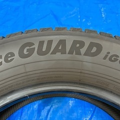 ⭐️在庫処分セール⭐️　ハリアー　エクストレイル　スタッドレスタイヤ　225/65R17 102Q YOKOHAMA iceGUARD6 2017年製の画像
