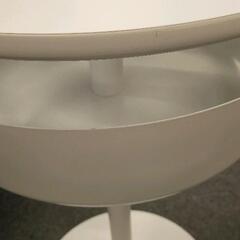0810-125 IKEAサイドテーブルの画像