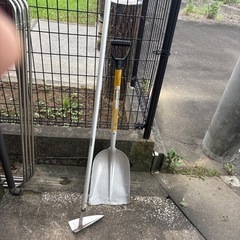 スコップとくわの画像