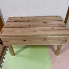 木製ベンチの画像