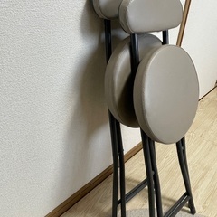 折りたたみいす　ベージュ　グレージュ 2脚　1つ300円の画像