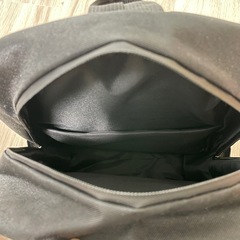 ユニセックス バックパック 22L 軽量 撥水 通勤 通学 静音 おしゃれの画像