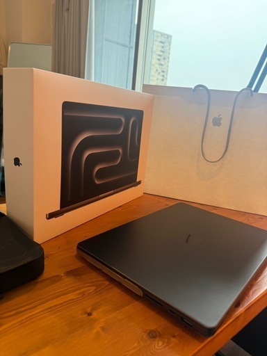 【値下げ】2024年MacBook Pro定価40万円【超レア真っ黒】フルリモート動画編集にも