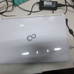 Fujitsu LIFEBOOK AH51/DA Windows10の画像