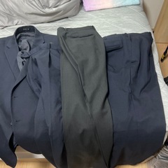 (無料でお譲りしますス)ーツ類の画像
