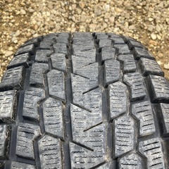 285/75R16  ヨコハマ アイスガード G075 スタッドレスタイヤの画像