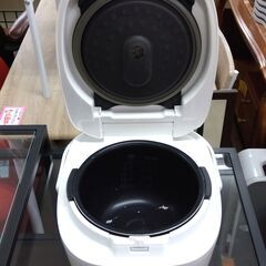 TIGER 炊飯器 5.5合 炊きたて JPE-B100 2017年 ホワイト/白 IHジャー炊飯器 タイガー キッチン 家電 札幌市 中央区 南12条の画像
