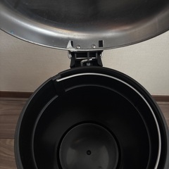 【無料】IKEA ペダル式ゴミ箱の画像