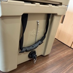 FIELDOOR ノーザンクーラーボックス 容量 42.5L 密閉 長時間 保冷 キャンプ BBQ 釣り レジャー 災害の画像