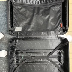 大型スーツケースの画像