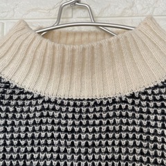URBANITY クロップドニットセーター 黒と白 バルーンスリーブ Mサイズの画像