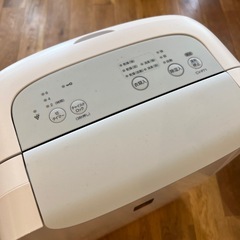 シャープ CV-P71 除湿機、衣類乾燥機、プラズマクラスターホワイトの画像