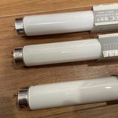 蛍光灯 40型 37W スタ ーター形 昼光色 （3本入 り）の画像