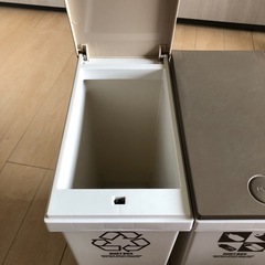 ゴミ箱×3連　キャスター付きの画像