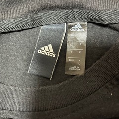 adidasTシャツの画像