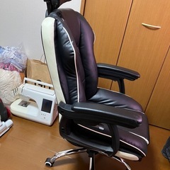 オフィスチェアの画像