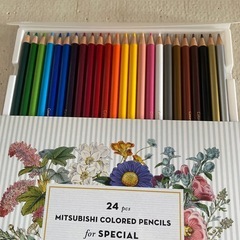 大人の塗り絵　色鉛筆付きの画像
