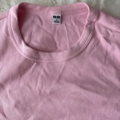 ユニクロ　ピンクリブTシャツの画像