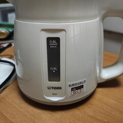 電気ケトル 湯沸かし わく子 0.8L   PCF-G080Wの画像