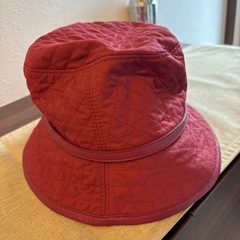 COACH ワイン色　帽子の画像