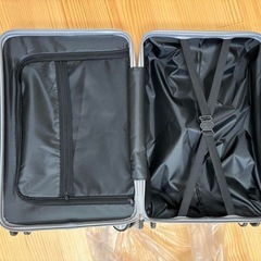 ⭐️超美品⭐️スーツケース Sサイズ 機内持持ち込み シルバー ファスナー式 キャリーケースの画像