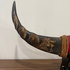 水牛の角　龍の手彫り　置物　横幅約103cmの画像
