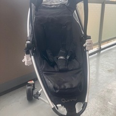 クイニーベビーカーの画像