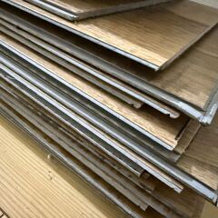 【1,000円】フロアタイル端材セット 約40〜50kg（4〜5畳分）｜ジャンク扱いの画像
