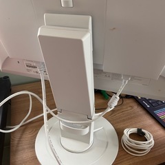 8/12まで！【画面割れあり】EIZO 22.5型カラー液晶モニター FlexScan EV2360-WTの画像