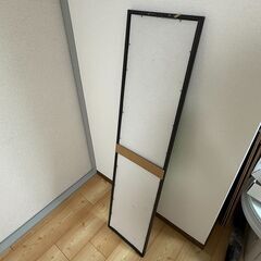 【0円】割れた鏡（養生テープで仮止め）｜ジャンク品の画像