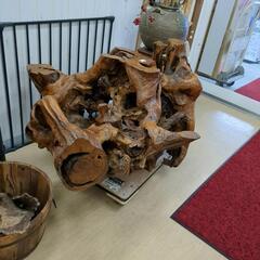 木の根の木工品 迫力満点！天然木 大型 根木 オブジェ 置物 一点もの 【こちらは店舗です。浜村鹿野温泉ICから3分 買取本舗 宮本リサイクル 営業時間9～19時 定休日水曜のみ←連絡できませんm(_ _)m】の画像