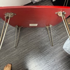 折りたたみテーブル 赤の画像