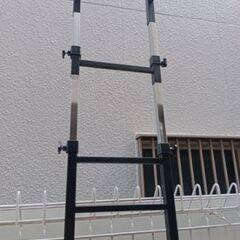 突っ張り式ランドリーラックの画像