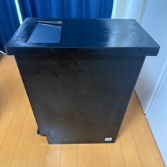 新輝合成 トンボ ユニード ゴミ箱 45リットル ふた付き 蓋を開けずにごみを捨てられる プッシュタイプ ペダル式 ブラック 幅26.5×奥行45.5×高さ55.5cm 45S 日本製の画像