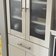 食器棚の画像