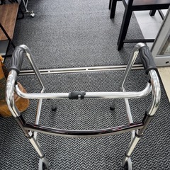 🉐LINE会員限定スペシャル価格🉐【折り畳み歩行器】　4370円　27ー77の画像