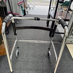 🉐LINE会員限定スペシャル価格🉐【折り畳み歩行器】　4370円　27ー77の画像