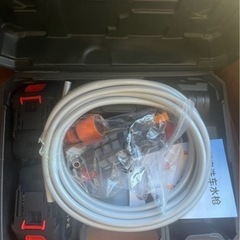 No.2 高圧洗浄機 コードレス 充電式 コンパクト新品【バッテリー2個付き】 軽量 吐出圧力2.4MPa 強力噴射 大掃除 家庭用 充電式ハンディウォッシャー PSE認証済み  の画像