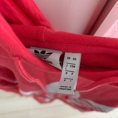 adidas パーカーの画像