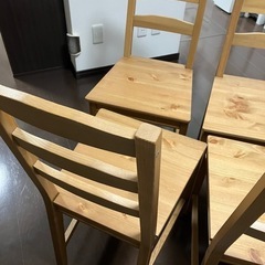 IKEA ダイニングテーブル　椅子４つセット！の画像