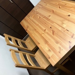 IKEA ダイニングテーブル　椅子４つセット！の画像